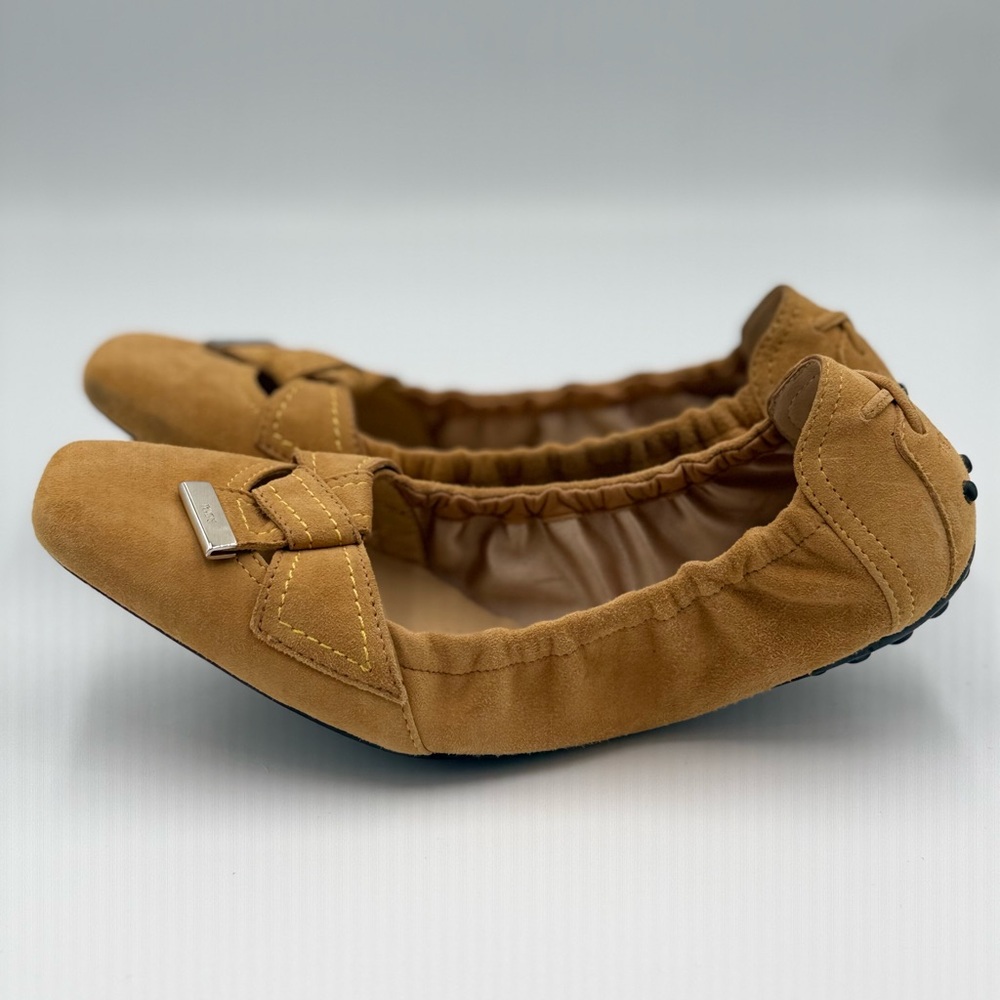 Tod's Tan Suede Knotted Ballet Flats with Metal Accent - Picture 5 of 7